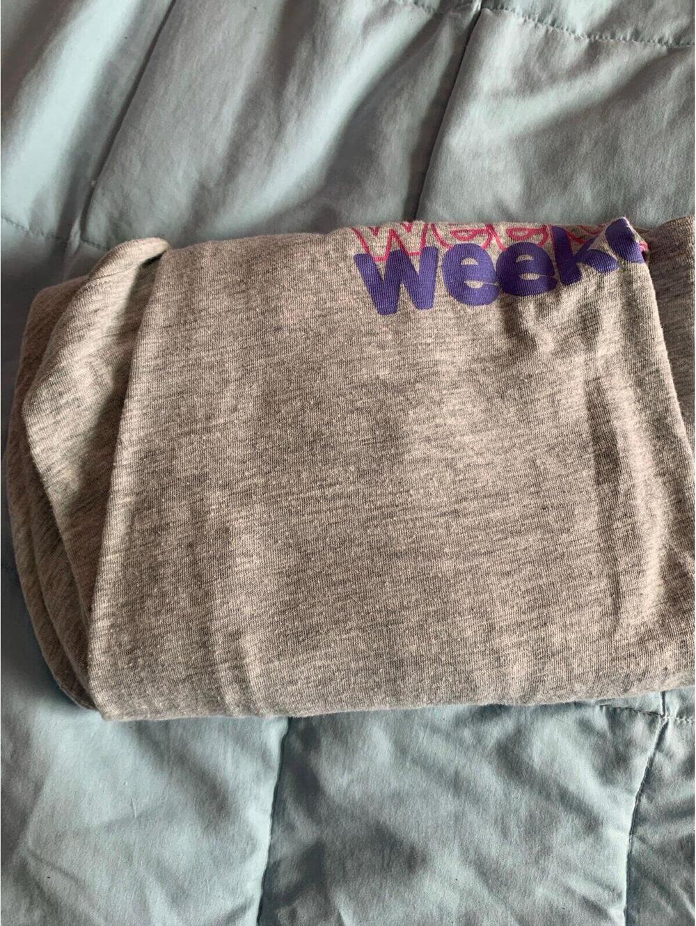 Weekending Graphic Tank Top – Gray Retro Style Racerback​ - Picture 4 of 4